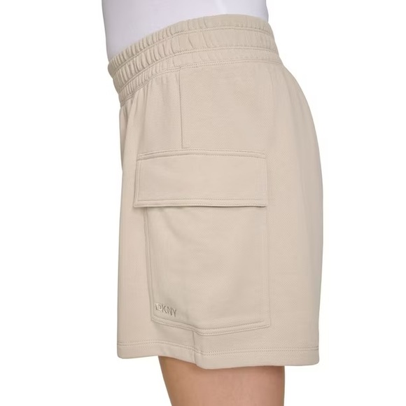 DKNY Cargo Shorts Size Medium - Picture 4 of 4